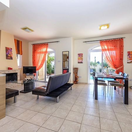 Villa Chloe Paralimni Phòng bức ảnh