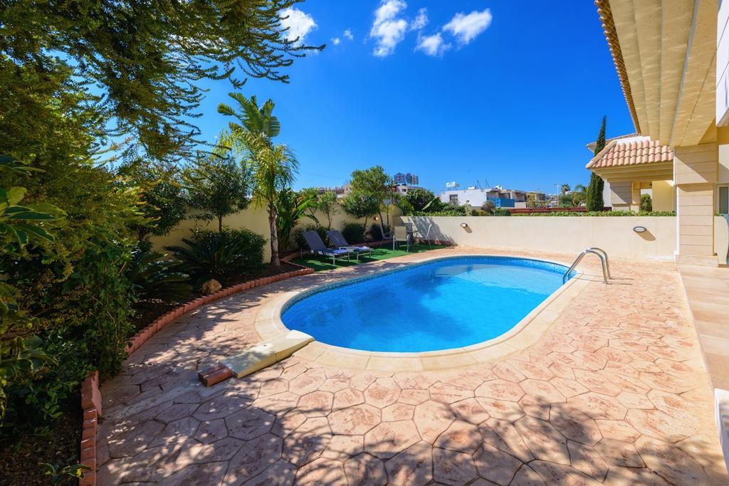 Villa Chloe Paralimni Phòng bức ảnh